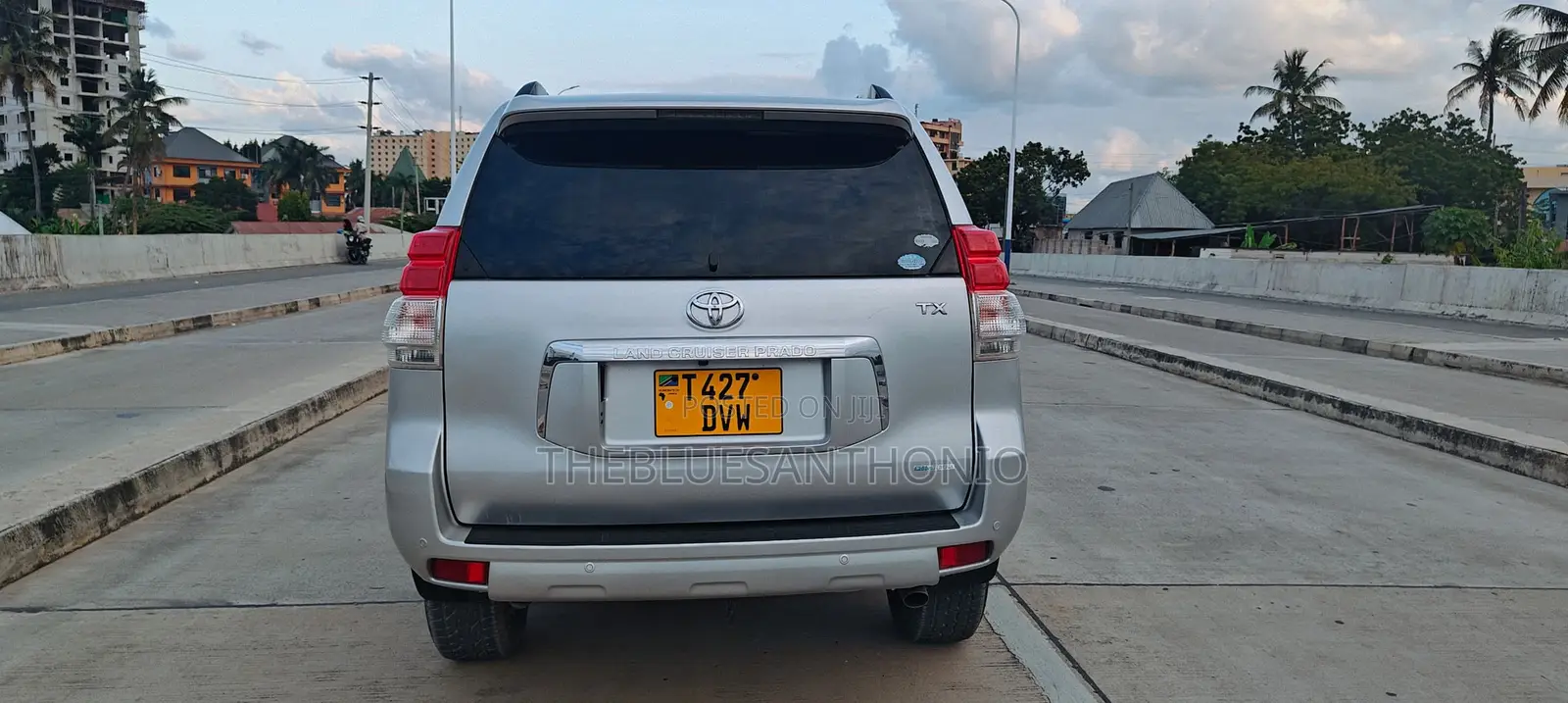Toyota Land Cruiser Prado 2010 Silver