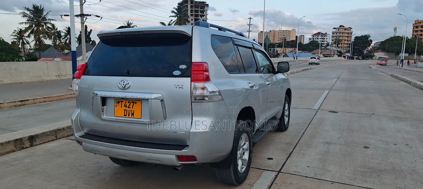 Toyota Land Cruiser Prado 2010 Silver