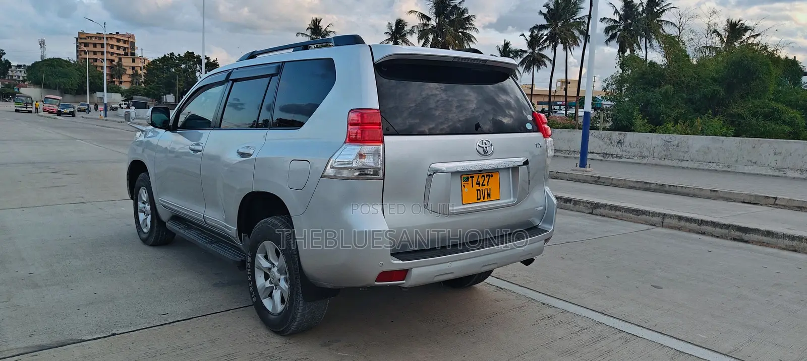 Toyota Land Cruiser Prado 2010 Silver