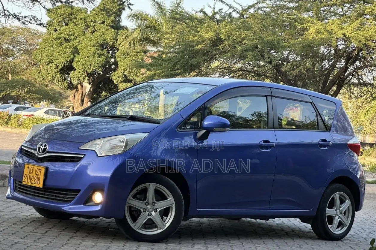 Toyota Ractis 1.5 FWD 2010 Blue