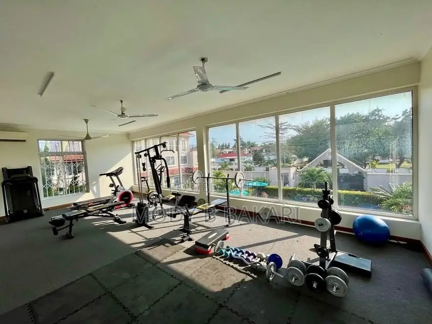 Furnished 4bdrm Villa in Oyster Bay for rent