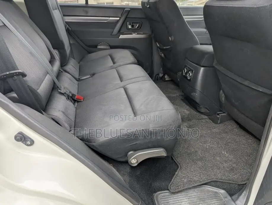 Mitsubishi Pajero 2013 White