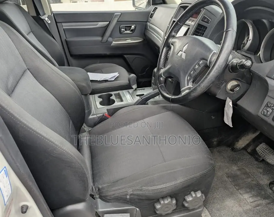 Mitsubishi Pajero 2013 White