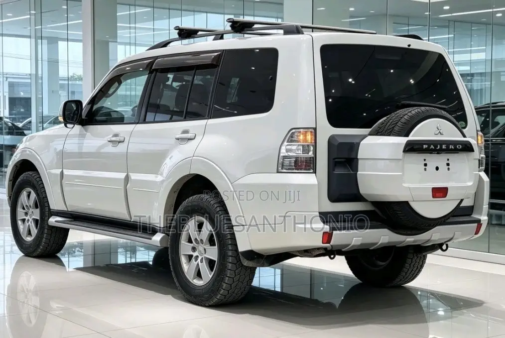 Mitsubishi Pajero 2013 White