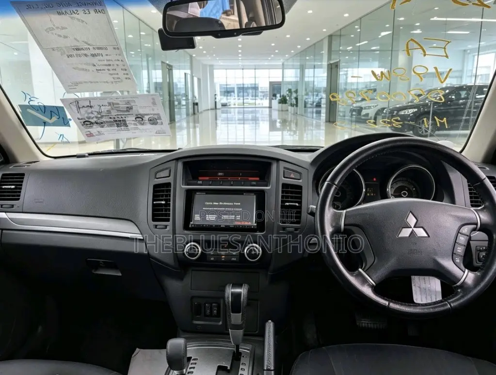 Mitsubishi Pajero 2013 White