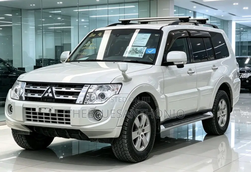 Mitsubishi Pajero 2013 White