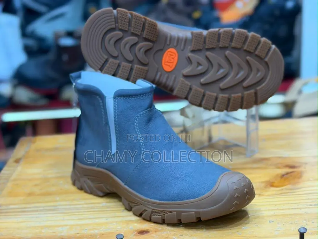 Boots Cat New
