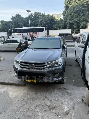 Toyota Hilux 2017 Gray