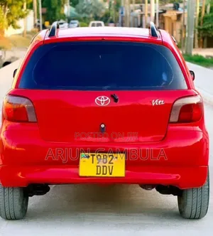 Toyota Vitz 2003 Red