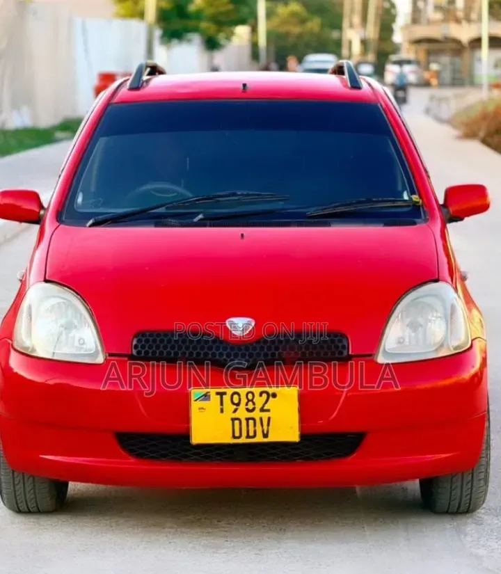 Toyota Vitz 2003 Red