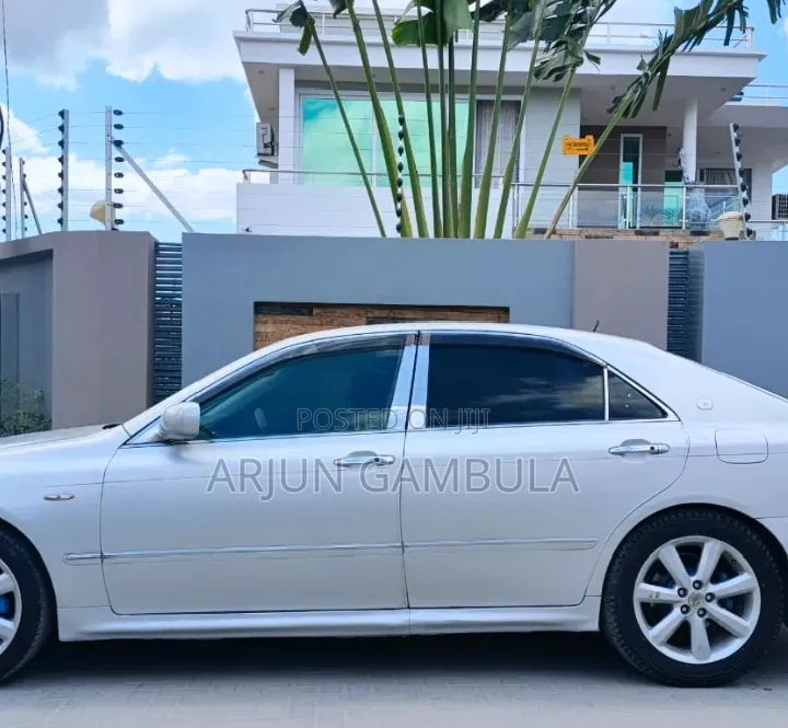 Toyota Crown Royale 2005 Silver