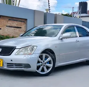 Toyota Crown Royale 2005 Silver