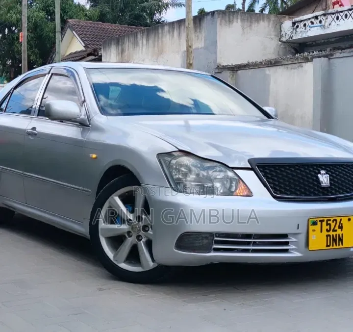Toyota Crown Royale 2005 Silver