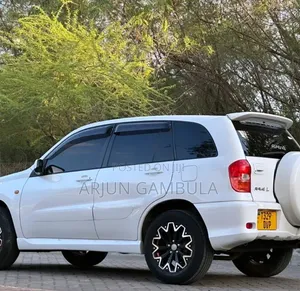 Toyota RAV4 2001 White