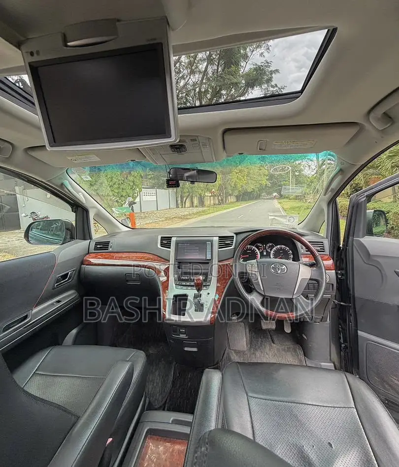 Toyota Vellfire 2010 Grey