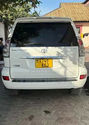 Toyota Land Cruiser Prado 2006 White