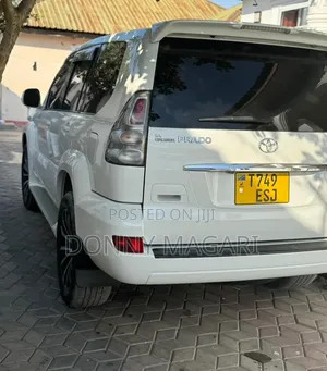 Toyota Land Cruiser Prado 2006 White