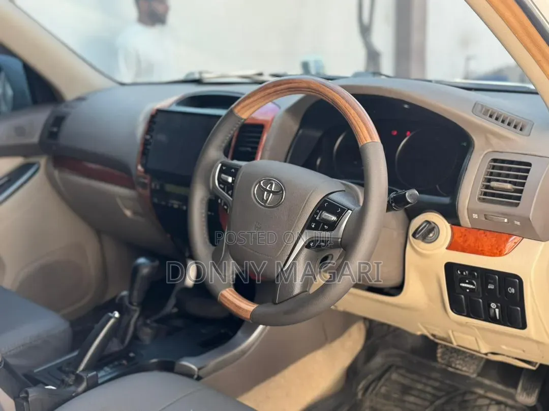 Toyota Land Cruiser Prado 2006 White