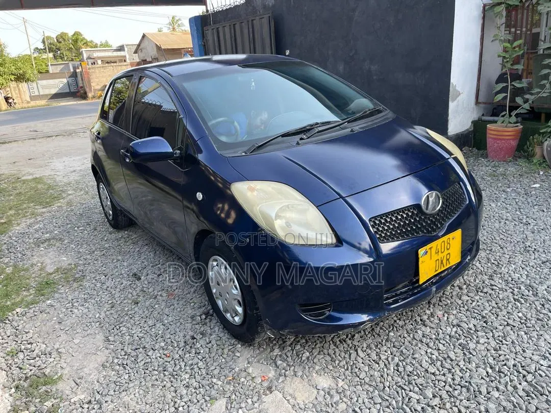 Toyota Vitz 2005 Blue