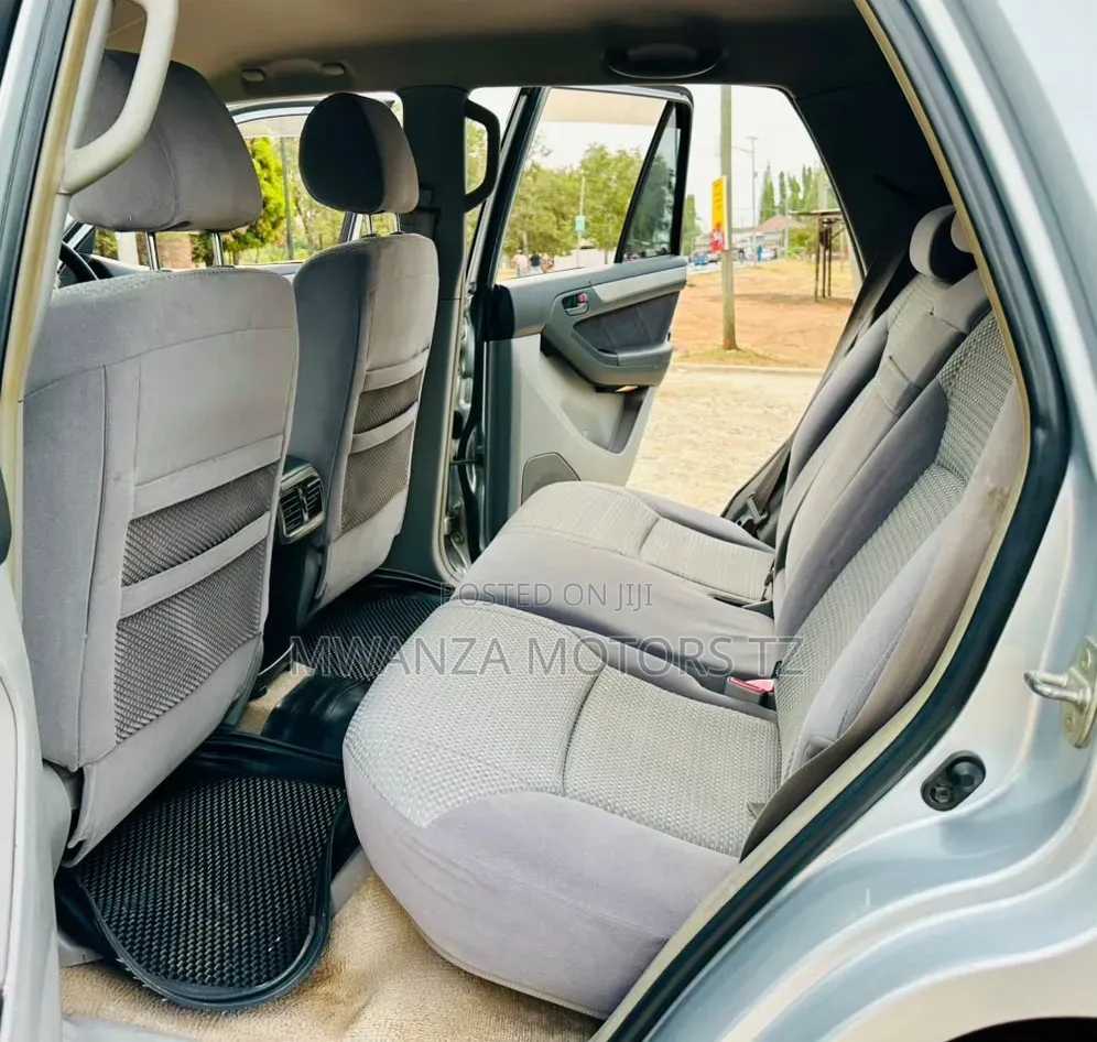 Toyota Hilux Surf 2004 Beige