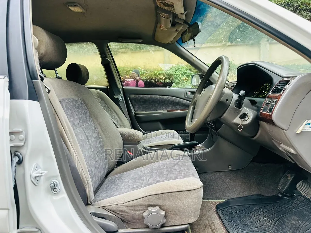 Toyota Carina 2000 White