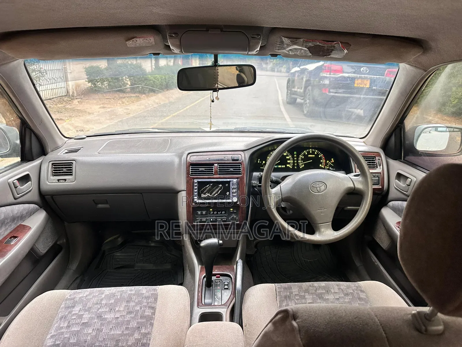 Toyota Carina 2000 White