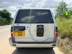 Toyota Land Cruiser Prado 2002 White