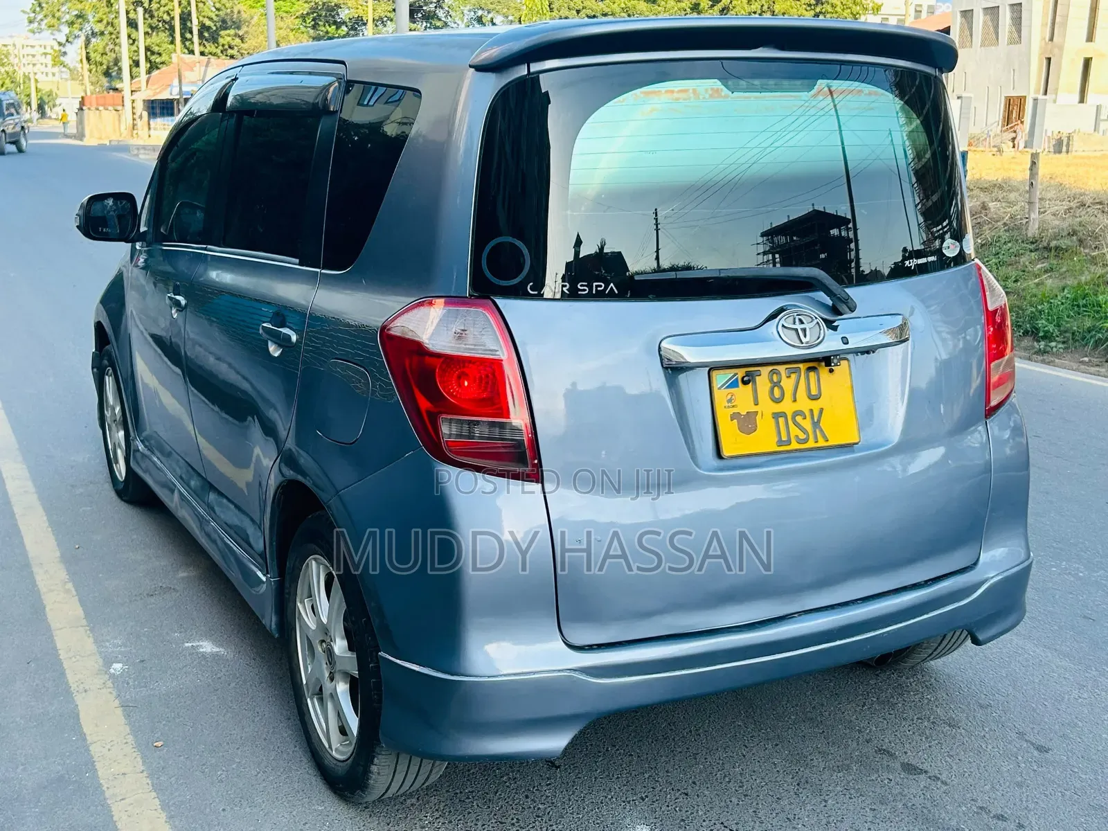 Toyota Ractis 2010 Blue
