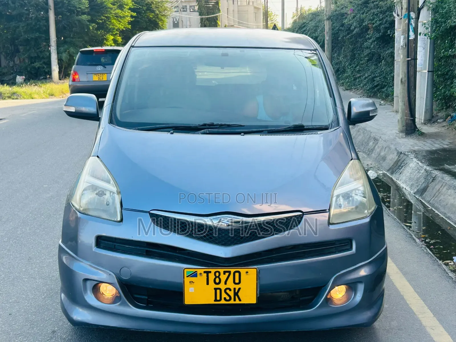 Toyota Ractis 2010 Blue