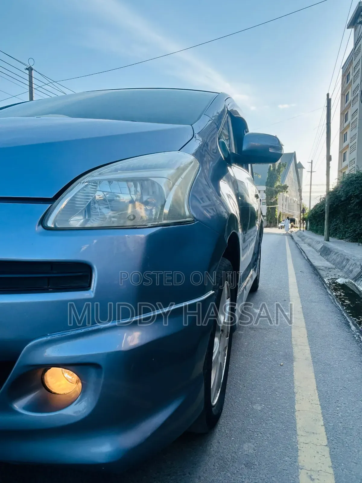 Toyota Ractis 2010 Blue