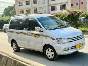 Toyota Noah 2002 White