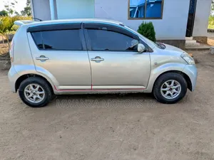 Toyota Passo 2004 Silver