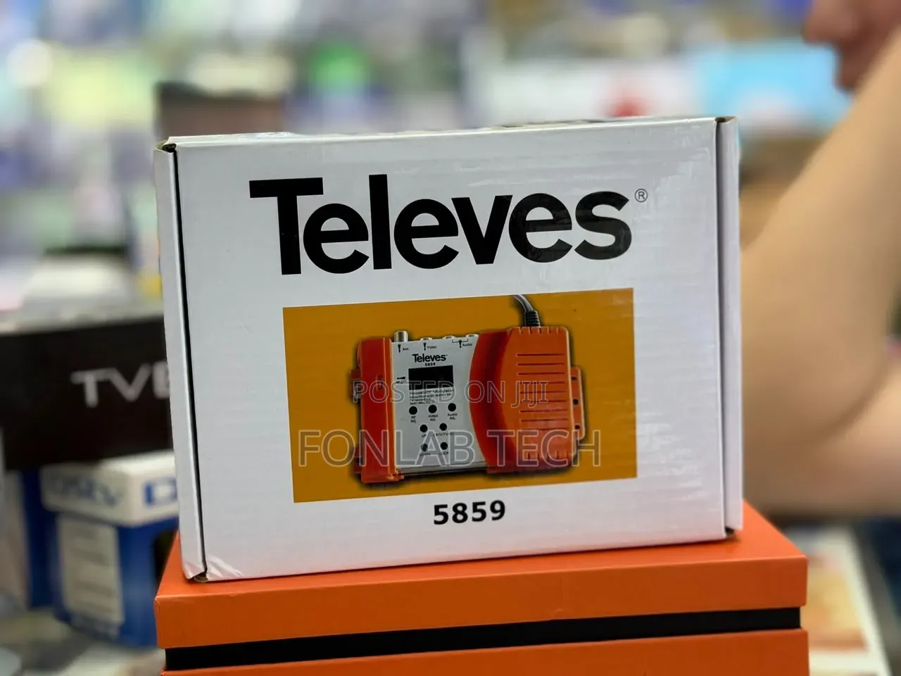 Televes Universal Quad LNB 4 Output Receiver