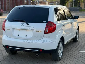Mazda Verisa 2009 White