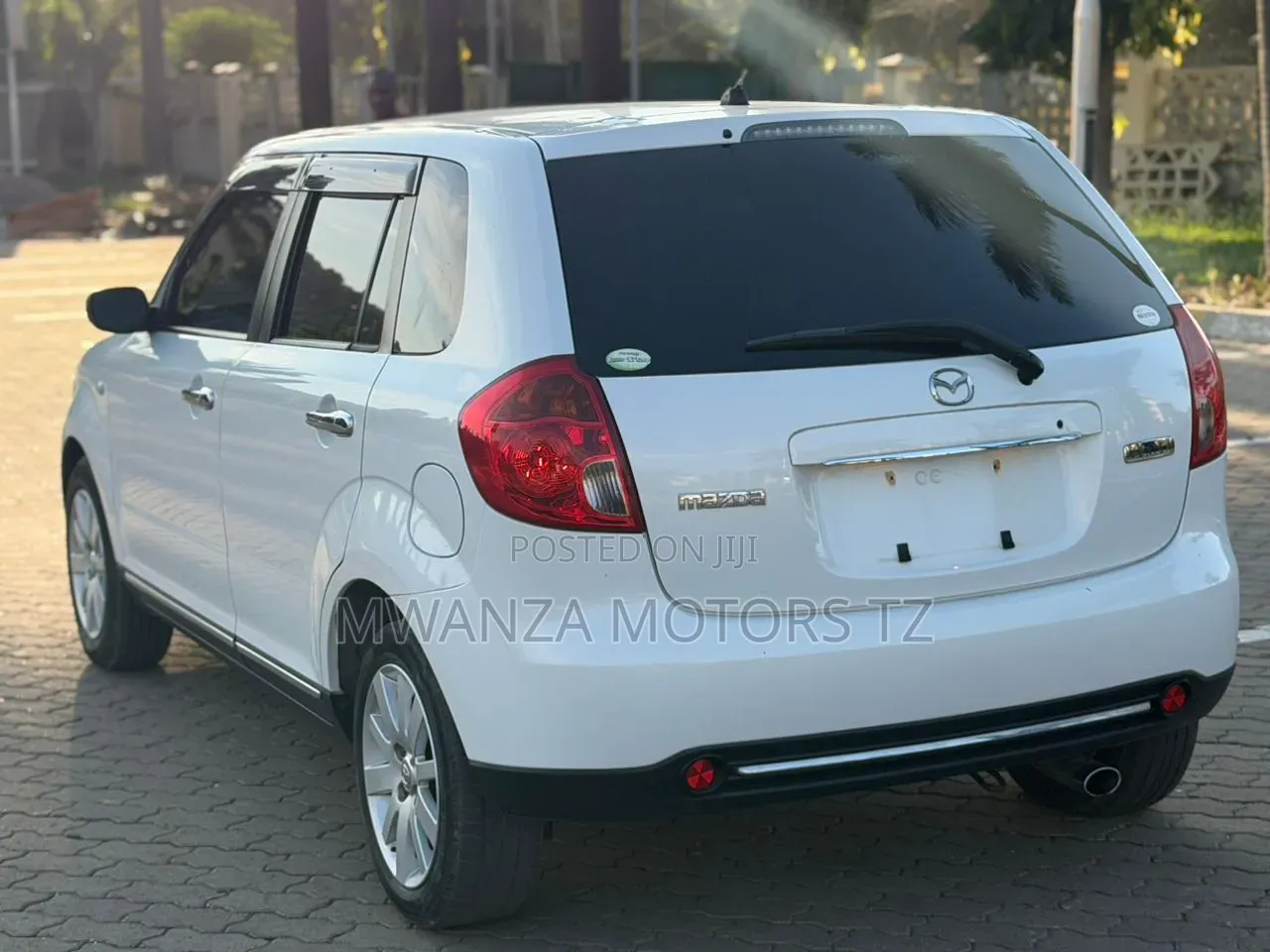 Mazda Verisa 2009 White