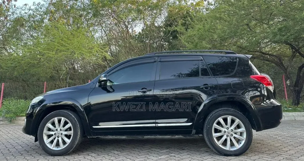 Toyota Vanguard 2010 Black