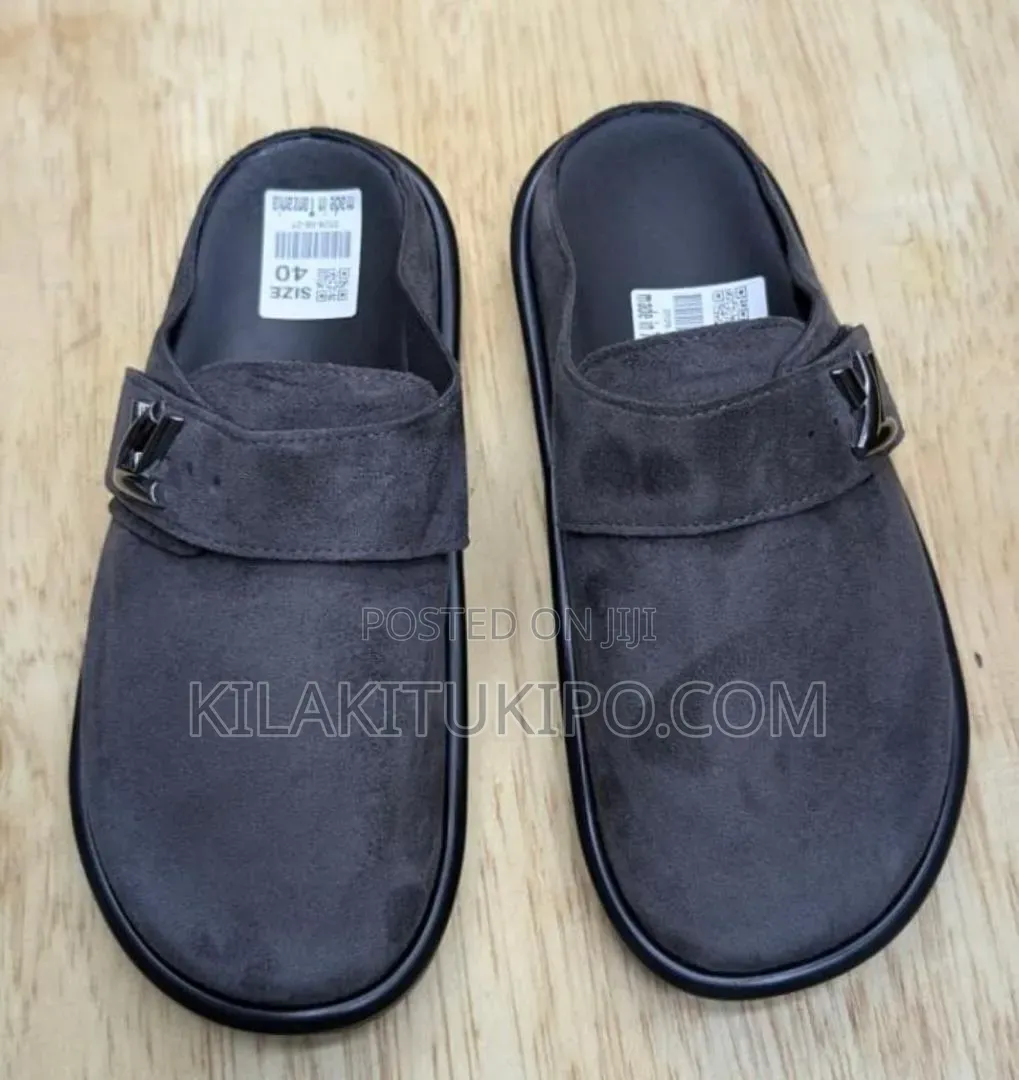 Lv Louis Vuitton Unisex Cosy Flat Confort Clogs Available 4 Colors