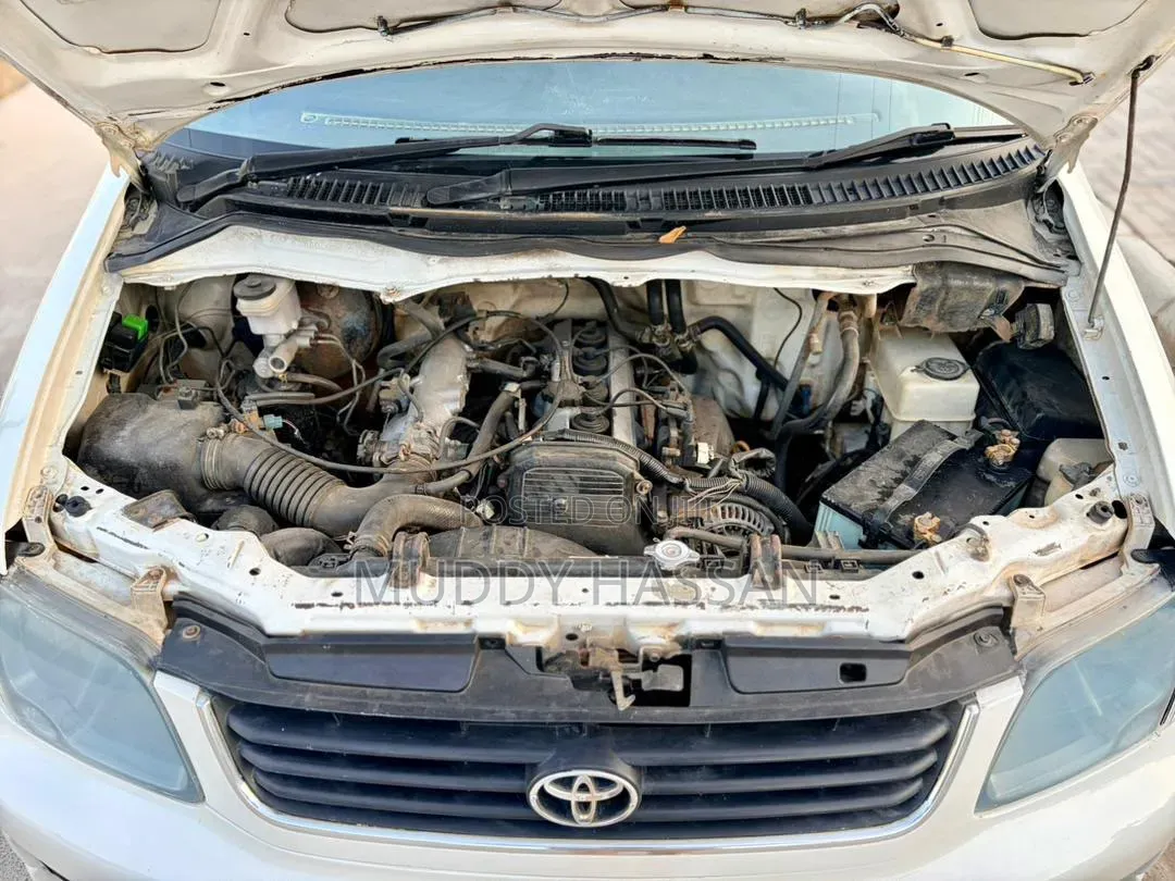 Toyota Noah 2002 White