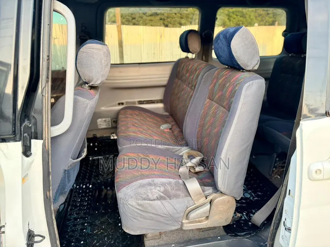 Toyota Noah 2002 White