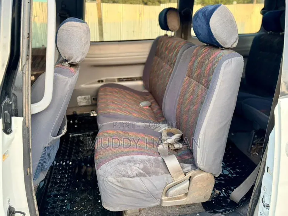 Toyota Noah 2002 White