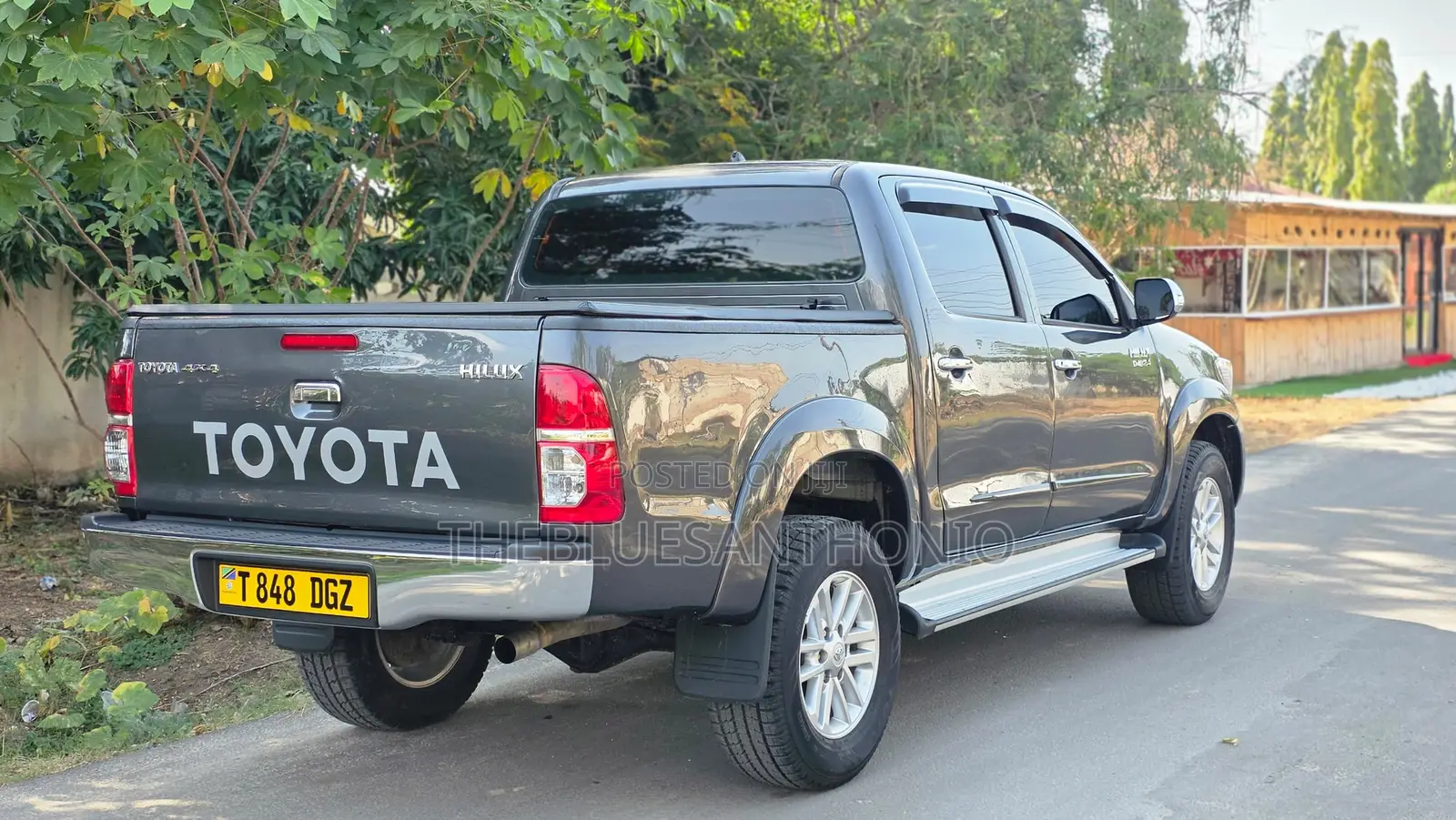 Toyota Hilux 2015 Gray