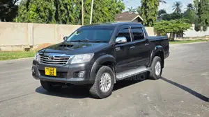 Toyota Hilux 2015 Gray