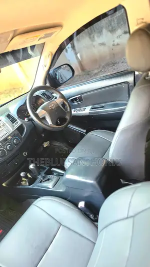 Toyota Hilux 2015 Gray