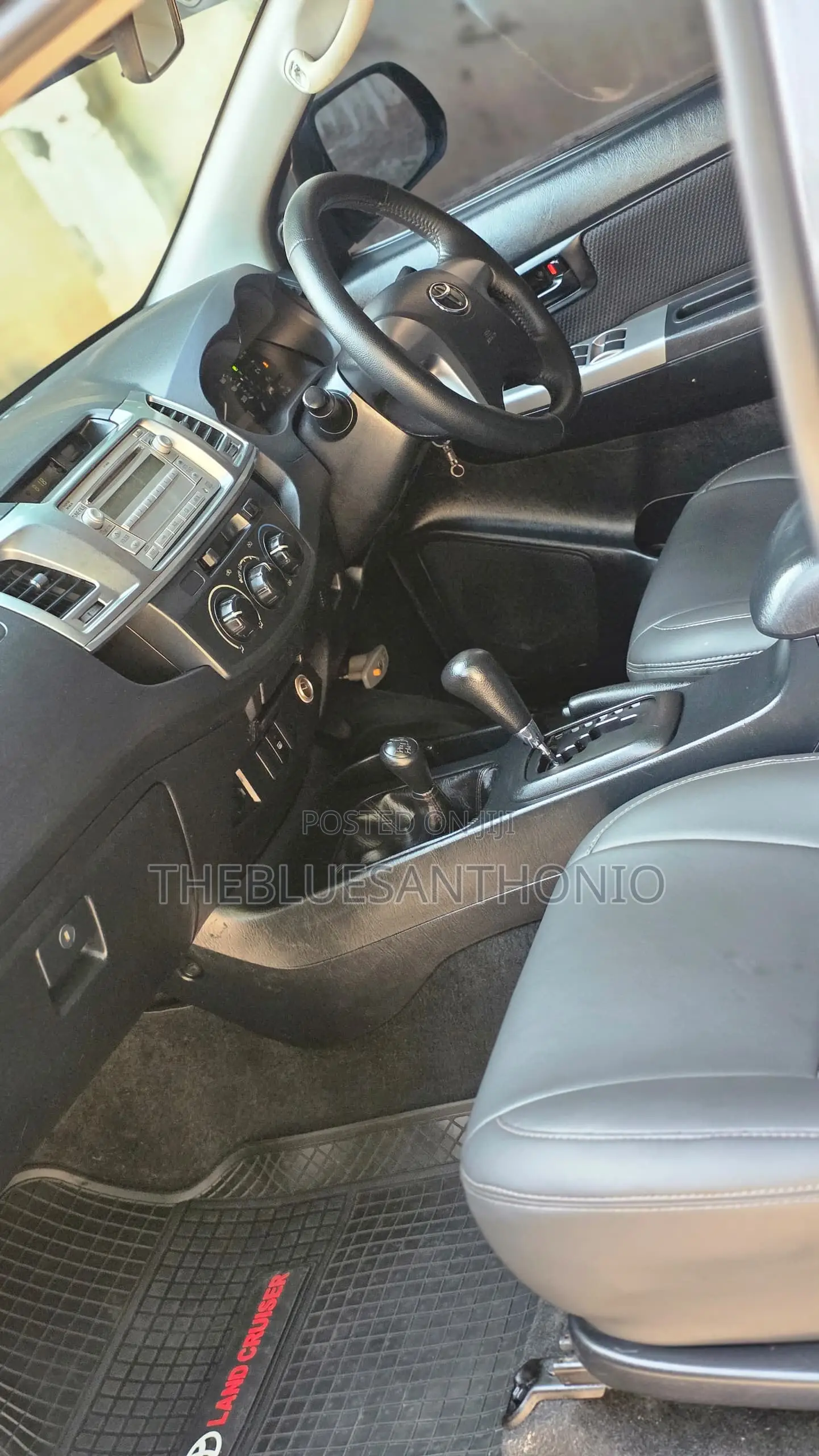 Toyota Hilux 2015 Gray