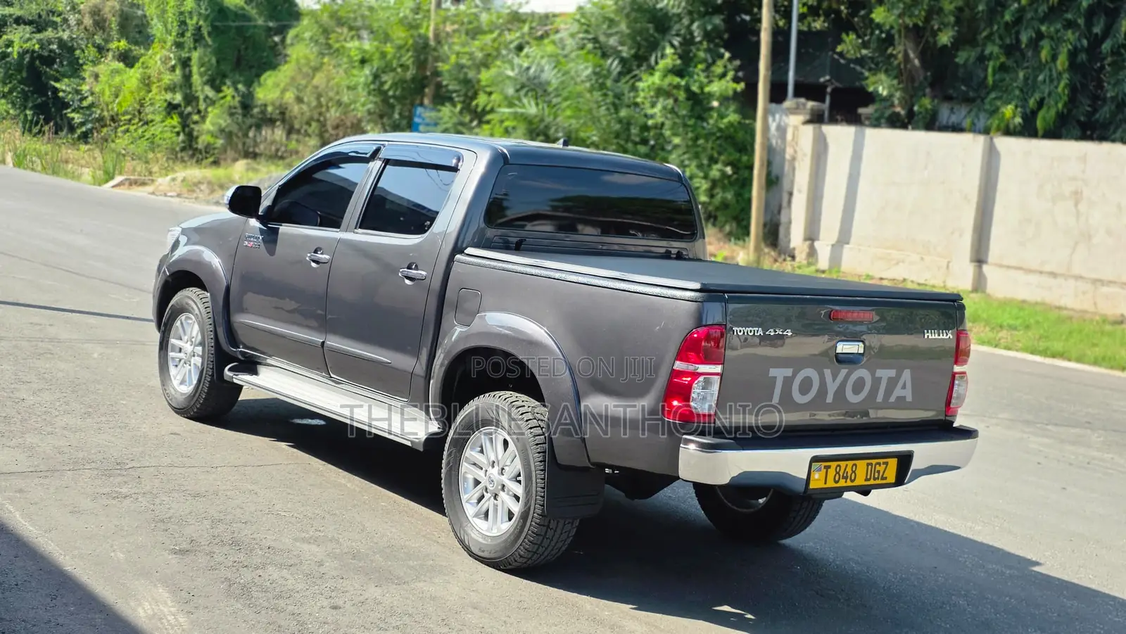Toyota Hilux 2015 Gray