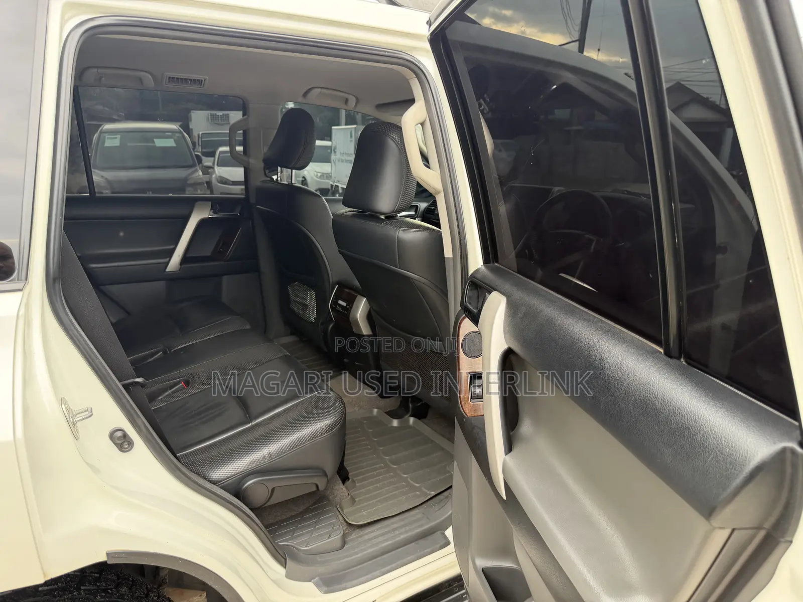 Toyota Land Cruiser Prado 2010 Pearl