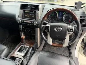 Toyota Land Cruiser Prado 2010 Pearl