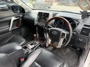 Toyota Land Cruiser Prado 2010 Pearl