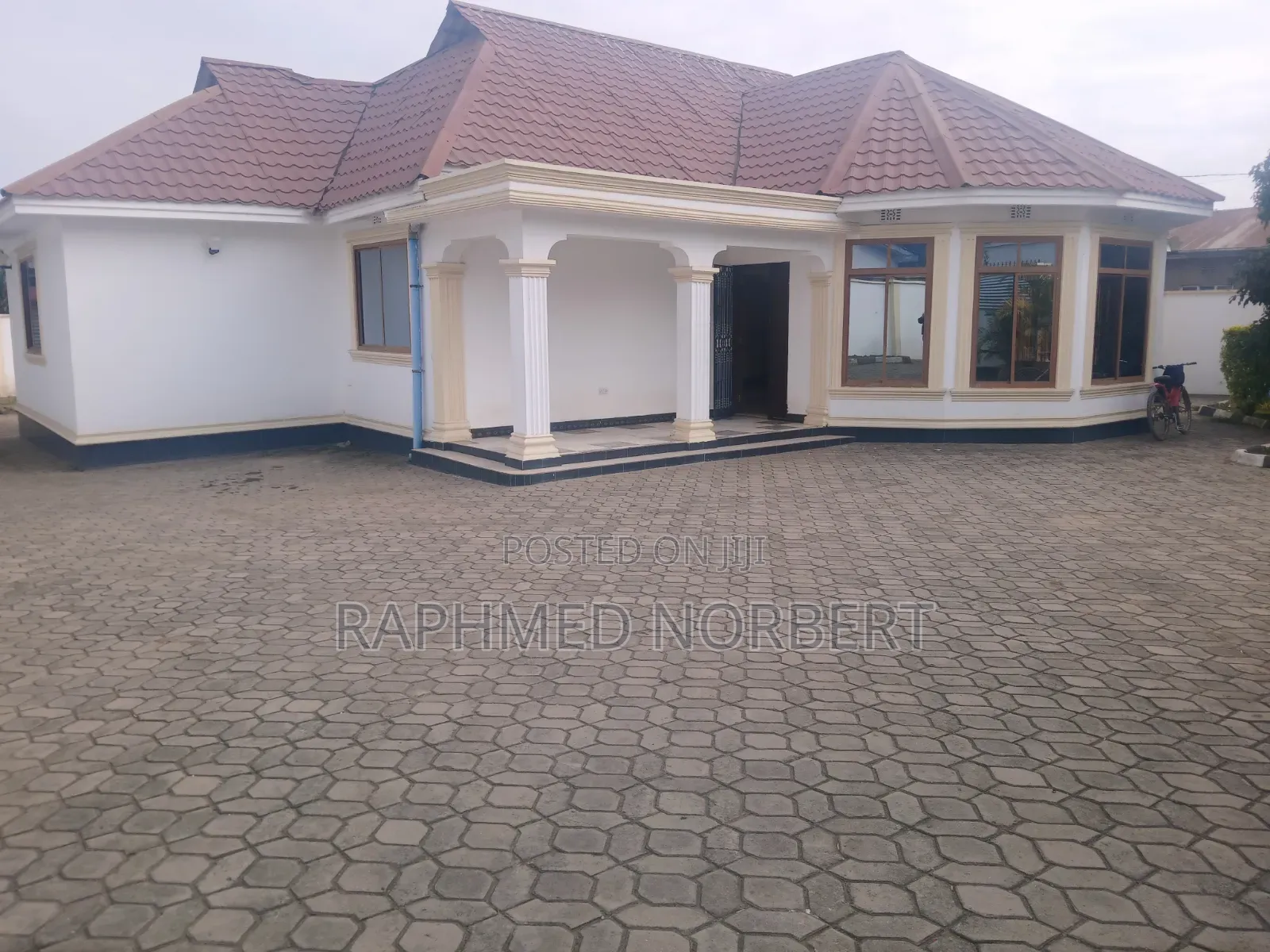 4bdrm House in Tanzania Real, Central Business Area for rent