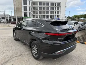 Toyota Harrier 2.0 2021 Black